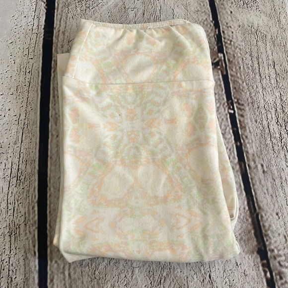 New! Girl’s Lularoe light color leggings L/XL - Picture 2 of 2